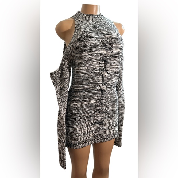 Fashion Nova This Is Love ~Size L~ Cold Shoulder Sweater Black & White Heathered - Picture 2 of 7